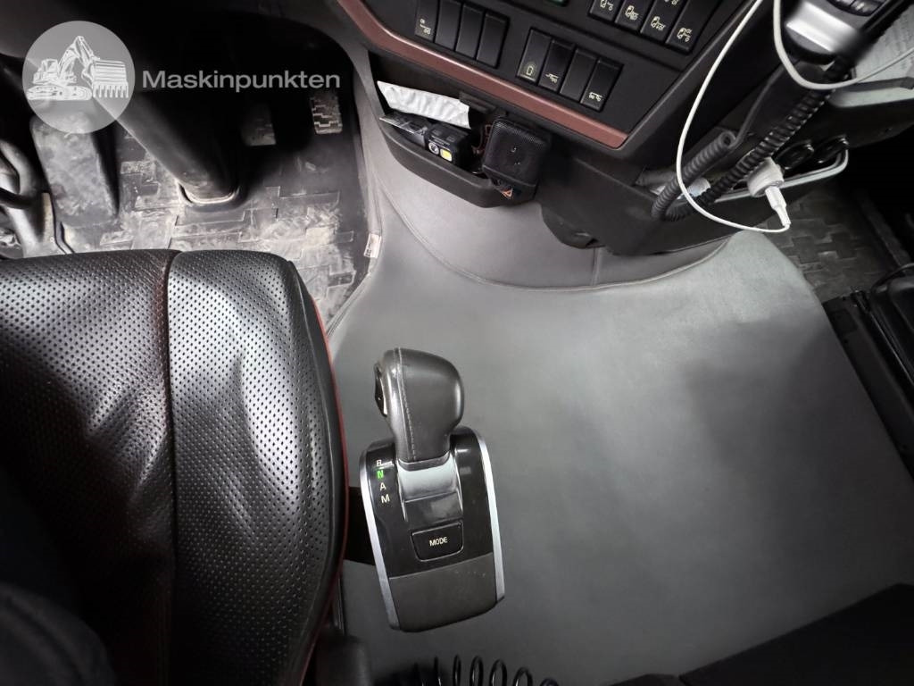 Самосвал Volvo FH 16 750: фото 40