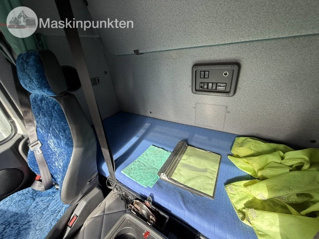 Грузовик с закрытым кузовом Volvo FM 12: фото 17