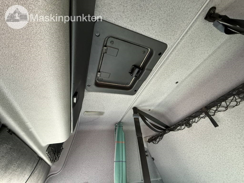 Грузовик с закрытым кузовом Volvo FM 12: фото 16