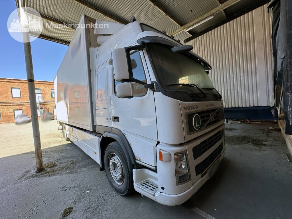 Volvo FM 300 - Грузовик с закрытым кузовом: фото 2 Volvo FM 300 - Грузовик с закрытым кузовом: фото 2