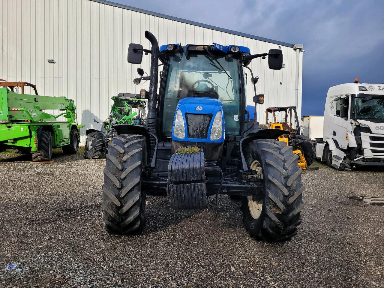 NEW HOLLAND T6.175 - Трактор: фото 2 NEW HOLLAND T6.175 - Трактор: фото 2
