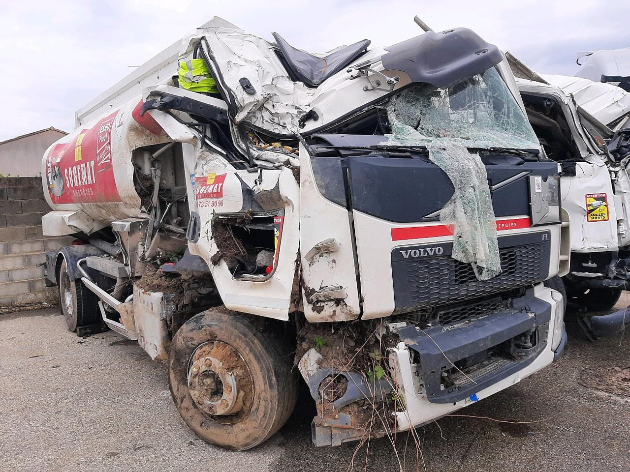 VOLVO FL 280 CITERNE - Грузовик-цистерна: фото 1 VOLVO FL 280 CITERNE - Грузовик-цистерна: фото 1
