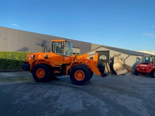 Колёсный погрузчик Doosan DL 200: фото 12