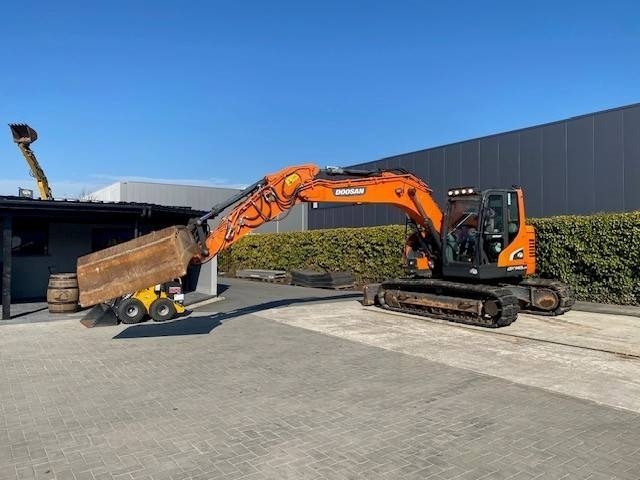 Гусеничный экскаватор Doosan DX140LCR-5: фото 12