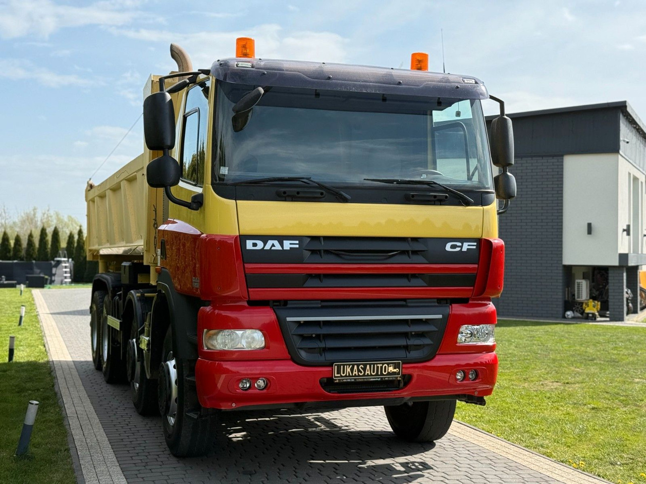 DAF CF 85.410 TIPPER HYDROBOARD - Самосвал: фото 2 DAF CF 85.410 TIPPER HYDROBOARD - Самосвал: фото 2