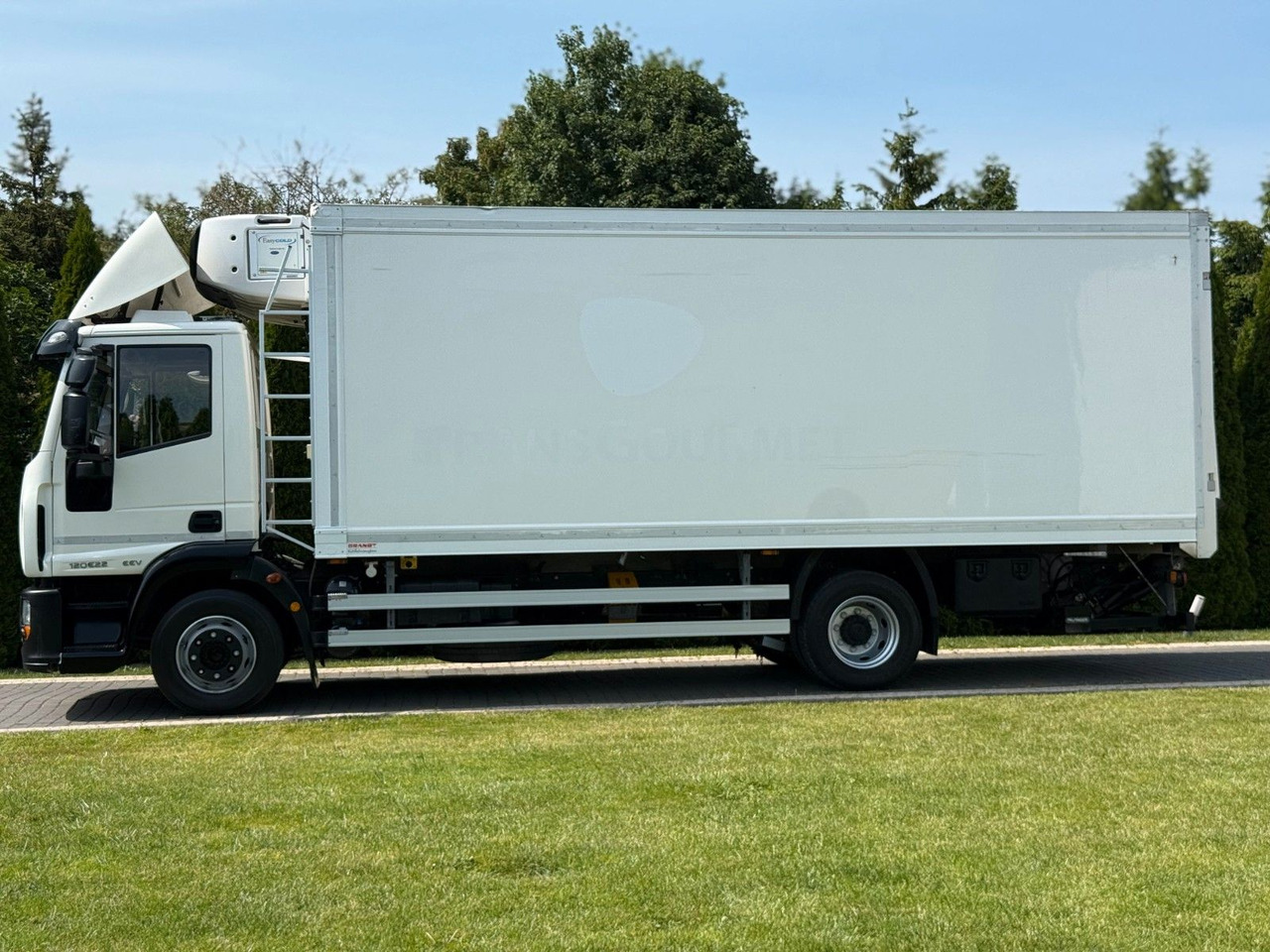 Iveco EUROCARGO 12T E22 CARRIER SUPRA 850 MT - Рефрижератор: фото 4 Iveco EUROCARGO 12T E22 CARRIER SUPRA 850 MT - Рефрижератор: фото 4