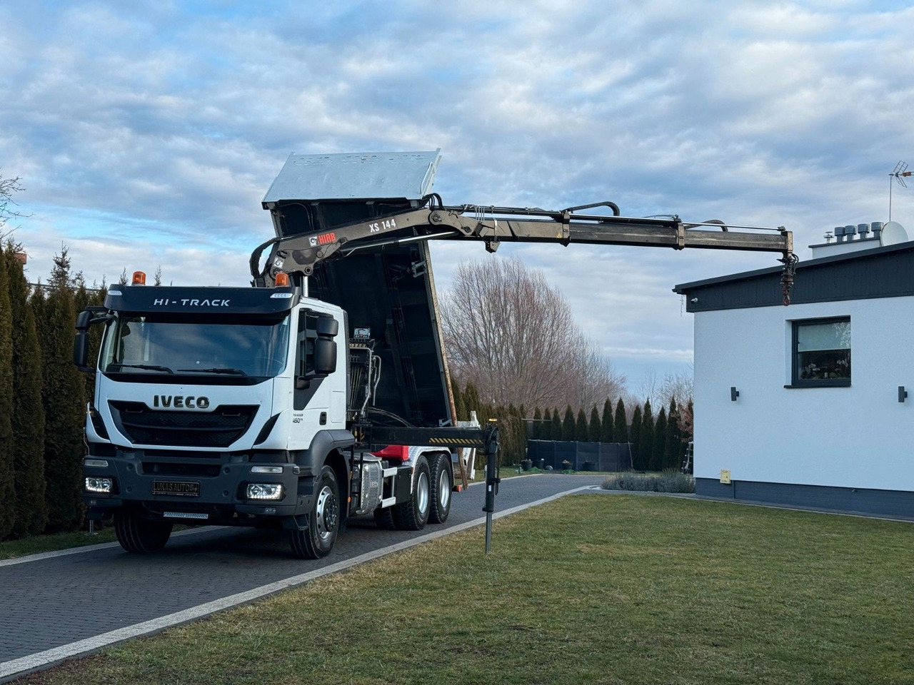Iveco TRAKKER 450 6X4 DOUBLE HYDRO-BOARD HIAB - Самосвал: фото 1 Iveco TRAKKER 450 6X4 DOUBLE HYDRO-BOARD HIAB - Самосвал: фото 1