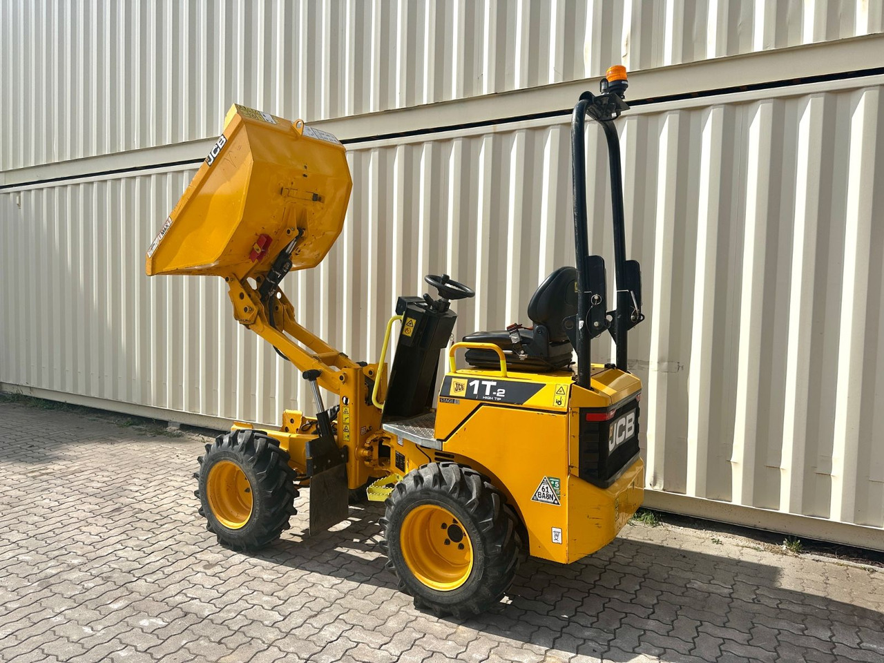 JCB 1T-2 High Tip Dumper, 811 Bh, 1.000 KG - Мини-самосвал: фото 3 JCB 1T-2 High Tip Dumper, 811 Bh, 1.000 KG - Мини-самосвал: фото 3
