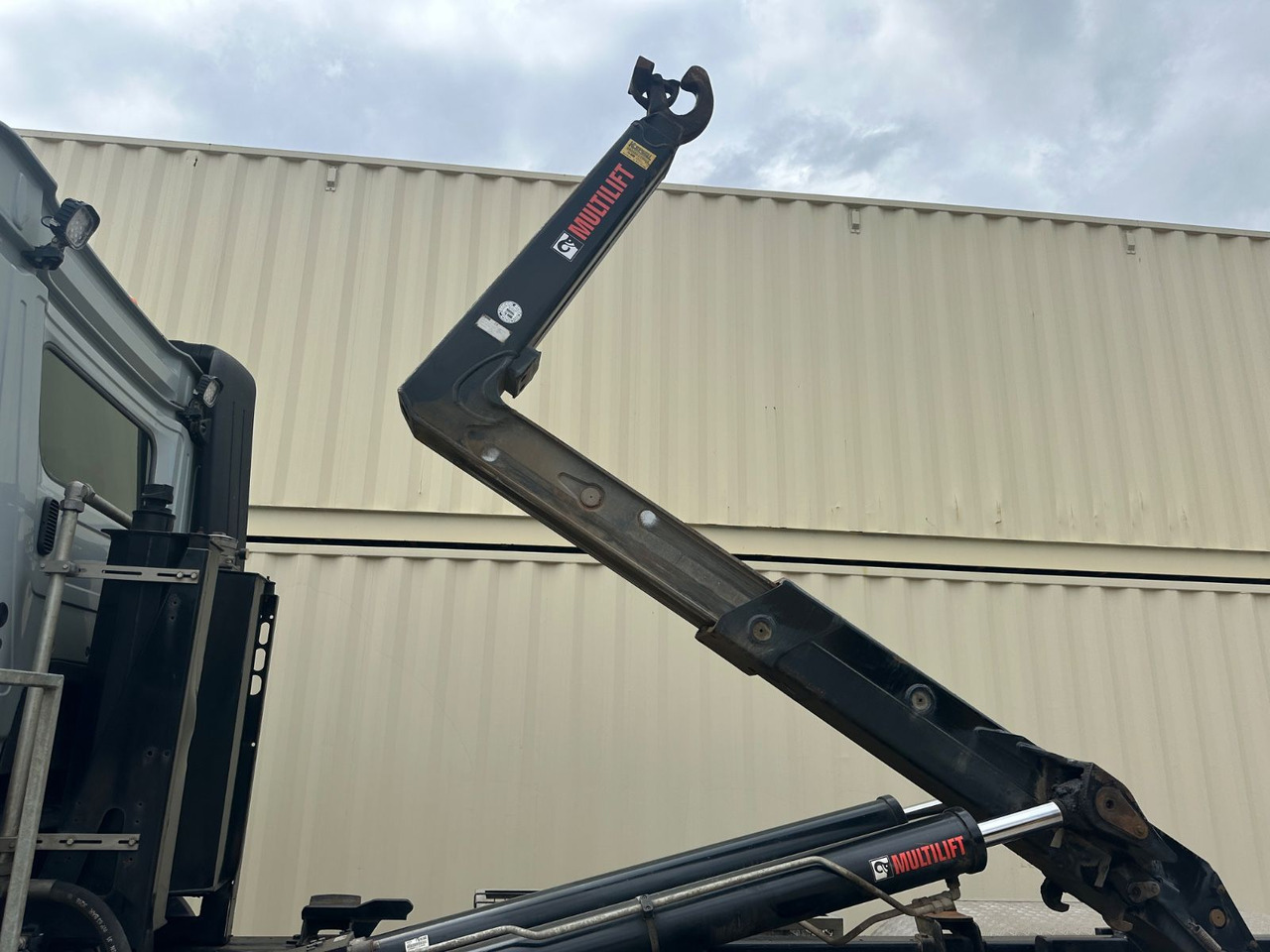 Mercedes-Benz Arocs 2643/Hiab M. /1. Hd /R.St. 3.90m/265.773KM - Крюковой мультилифт: фото 5 Mercedes-Benz Arocs 2643/Hiab M. /1. Hd /R.St. 3.90m/265.773KM - Крюковой мультилифт: фото 5