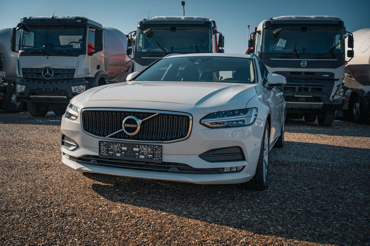 Volvo V90 D4 Momentum 2.0D - Легковой автомобиль: фото 2 Volvo V90 D4 Momentum 2.0D - Легковой автомобиль: фото 2