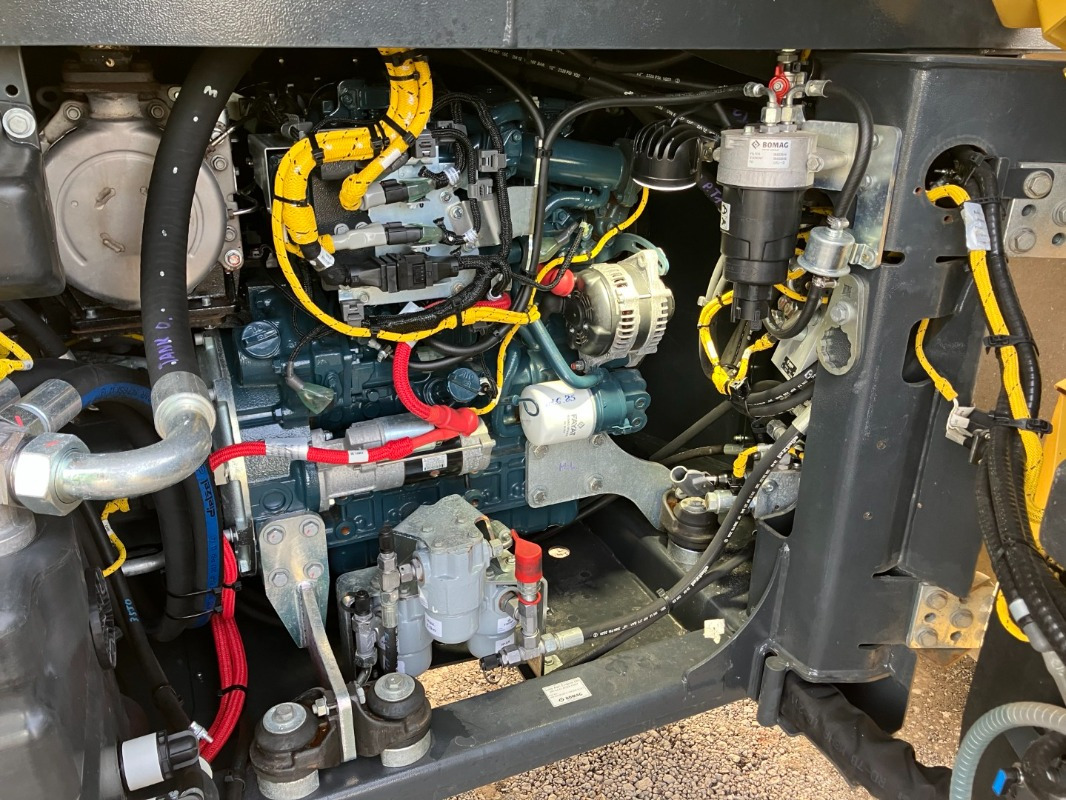 BOMAG DE BW 154 AP-5 AM - Каток: фото 4 BOMAG DE BW 154 AP-5 AM - Каток: фото 4