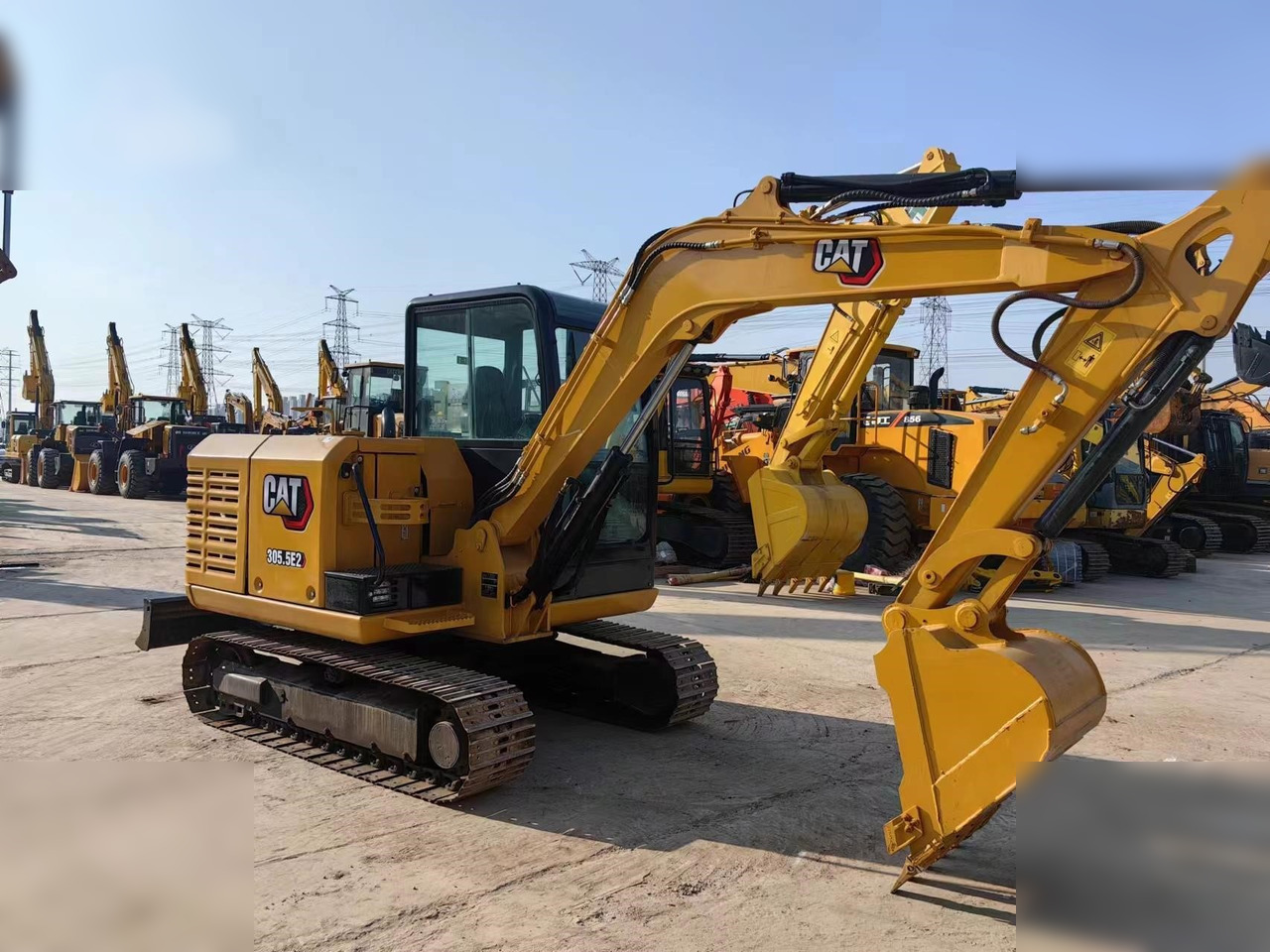 CATERPILLAR 305.5E2 - Мини-экскаватор: фото 1 CATERPILLAR 305.5E2 - Мини-экскаватор: фото 1