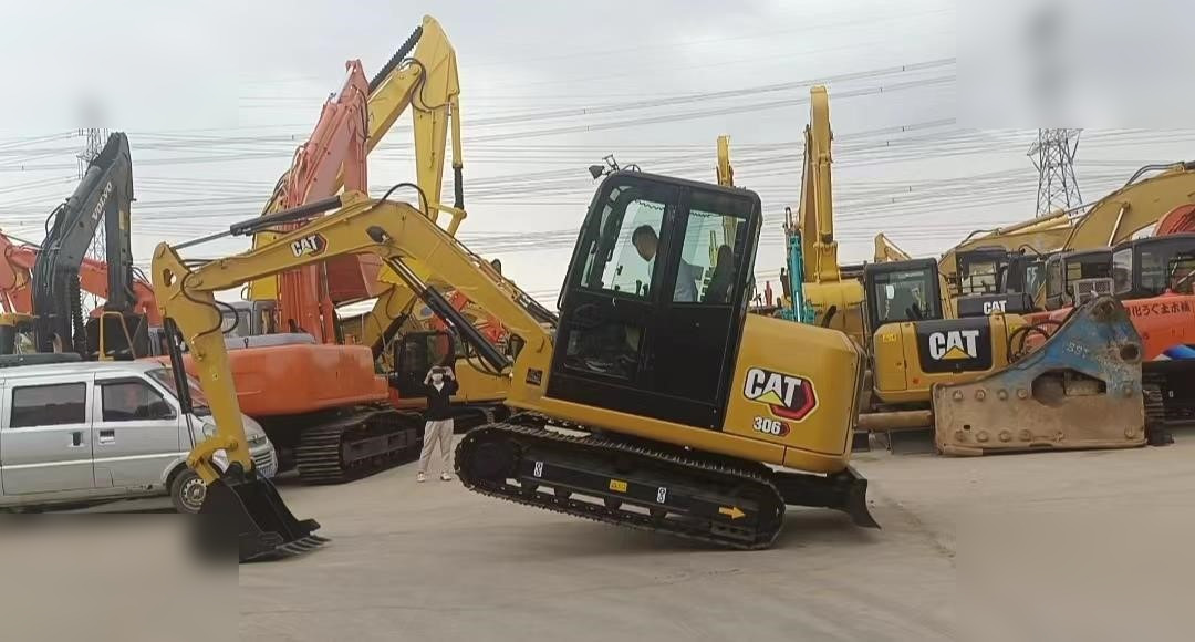 CATERPILLAR 306D - Гусеничный экскаватор: фото 2 CATERPILLAR 306D - Гусеничный экскаватор: фото 2