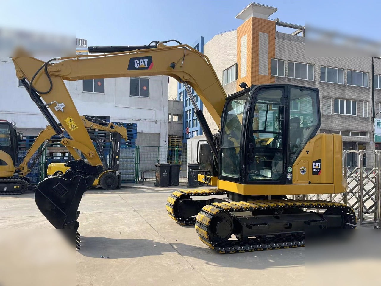 CATERPILLAR 307.5 - Гусеничный экскаватор: фото 1 CATERPILLAR 307.5 - Гусеничный экскаватор: фото 1