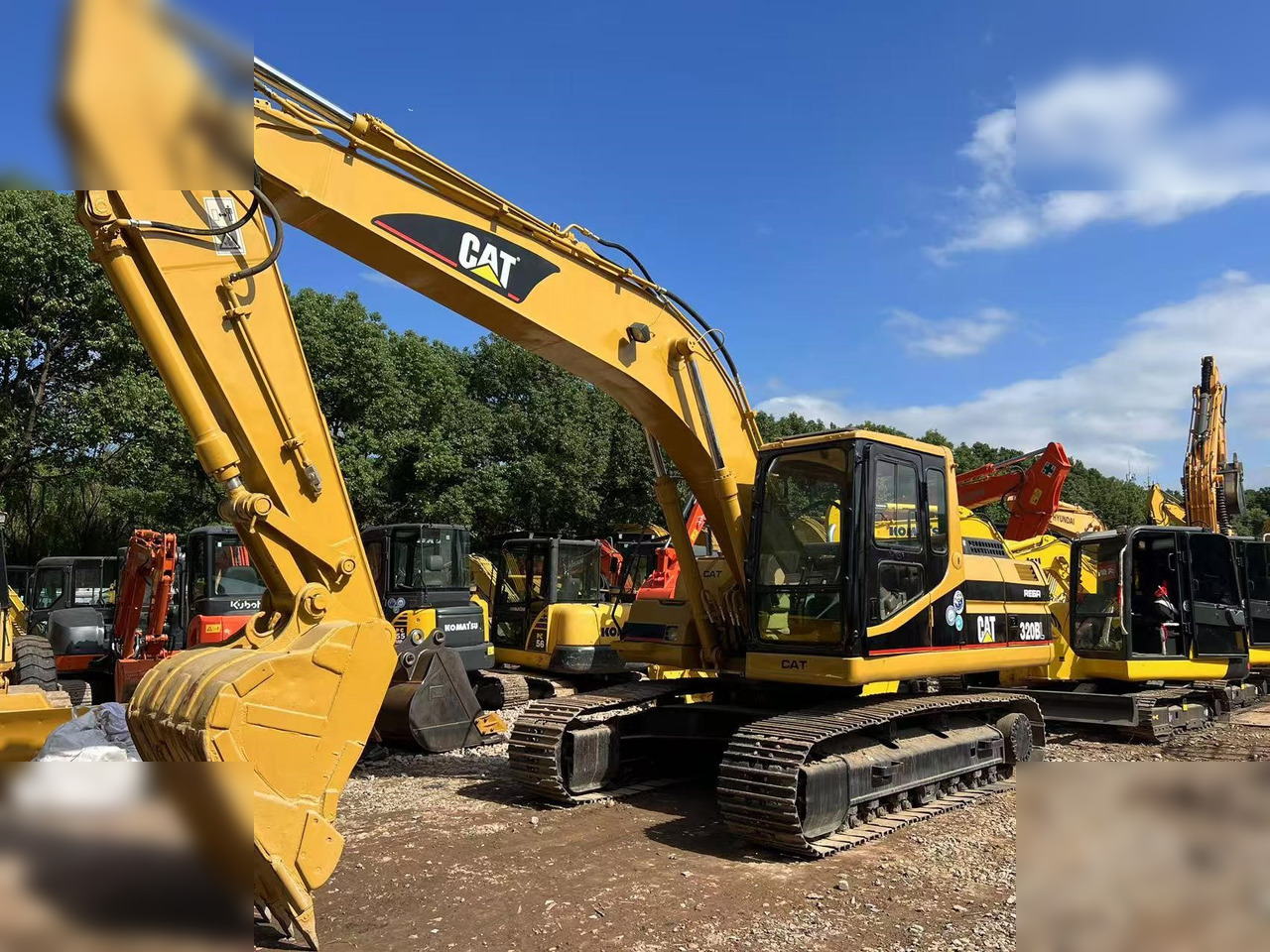 CATERPILLAR 320BL - Гусеничный экскаватор: фото 1 CATERPILLAR 320BL - Гусеничный экскаватор: фото 1