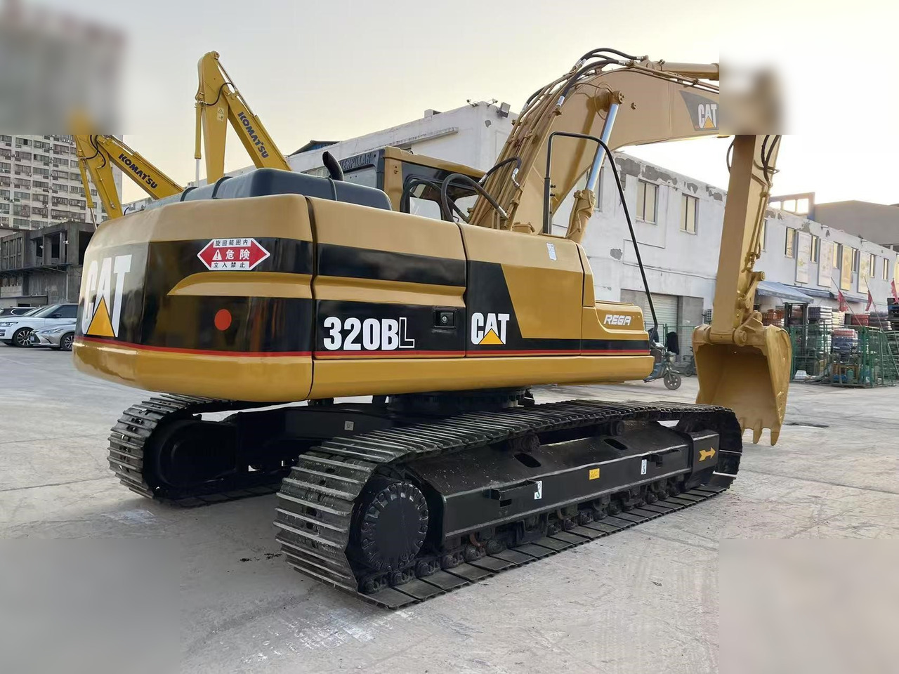 CATERPILLAR 320BL - Гусеничный экскаватор: фото 2 CATERPILLAR 320BL - Гусеничный экскаватор: фото 2