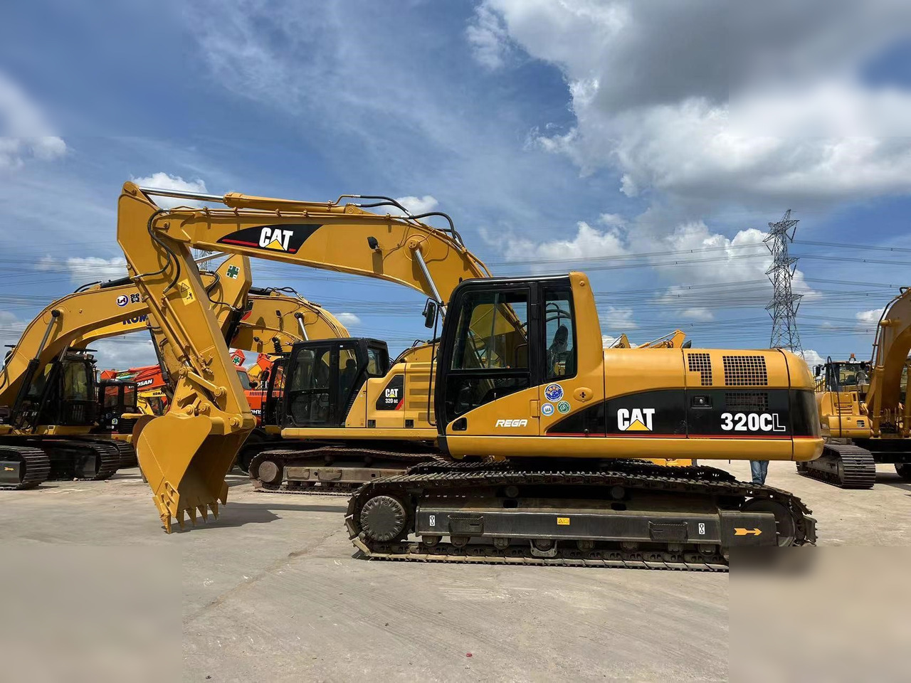 CATERPILLAR 320CL - Гусеничный экскаватор: фото 1 CATERPILLAR 320CL - Гусеничный экскаватор: фото 1