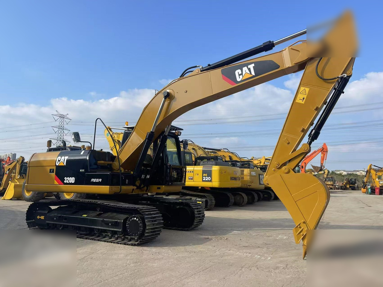 CATERPILLAR 320D - Гусеничный экскаватор: фото 4 CATERPILLAR 320D - Гусеничный экскаватор: фото 4