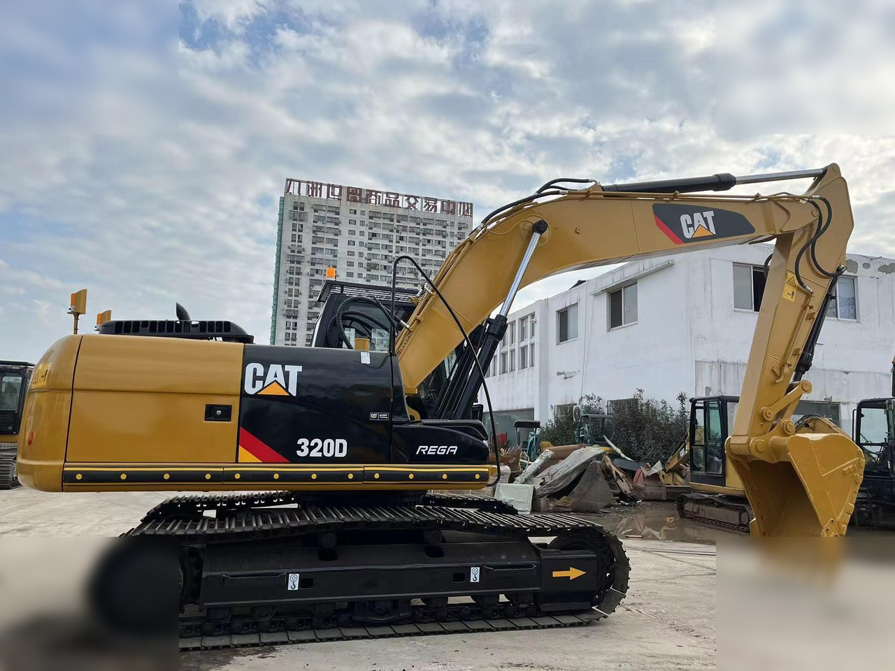 CATERPILLAR 320D - Гусеничный экскаватор: фото 4 CATERPILLAR 320D - Гусеничный экскаватор: фото 4