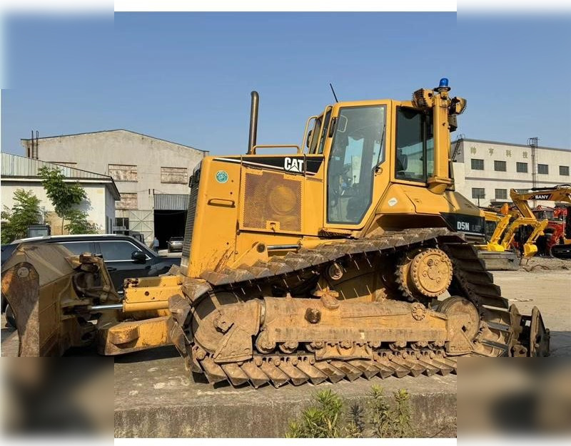 CATERPILLAR D5N - Бульдозер: фото 1 CATERPILLAR D5N - Бульдозер: фото 1
