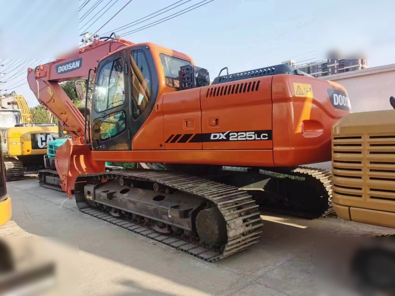 DOOSAN DX225 LC - Гусеничный экскаватор: фото 1 DOOSAN DX225 LC - Гусеничный экскаватор: фото 1