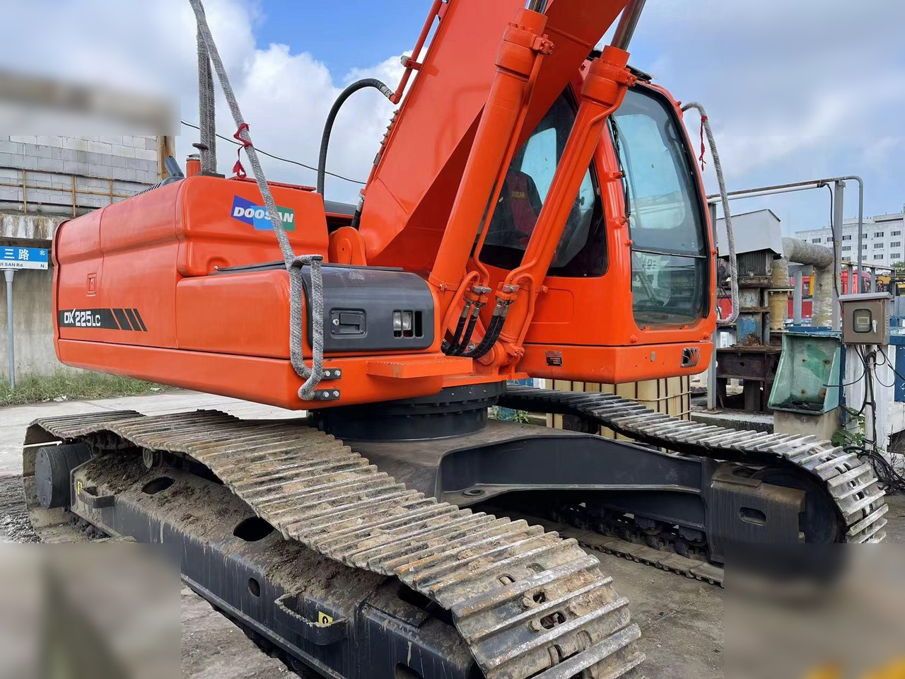 DOOSAN DX225 LCA - Гусеничный экскаватор: фото 2 DOOSAN DX225 LCA - Гусеничный экскаватор: фото 2