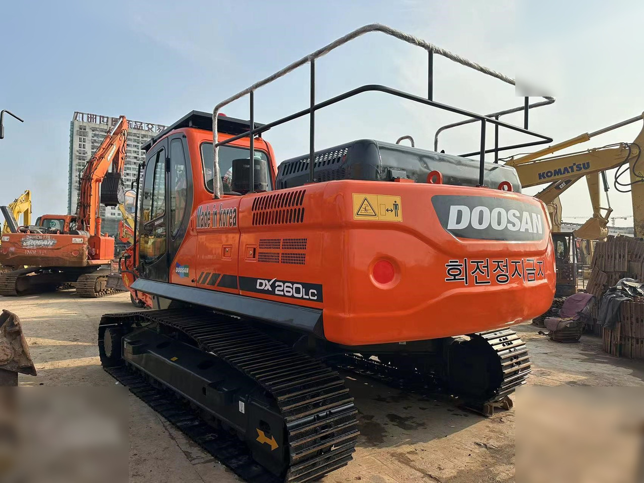 DOOSAN DX260 LC - Гусеничный экскаватор: фото 2 DOOSAN DX260 LC - Гусеничный экскаватор: фото 2