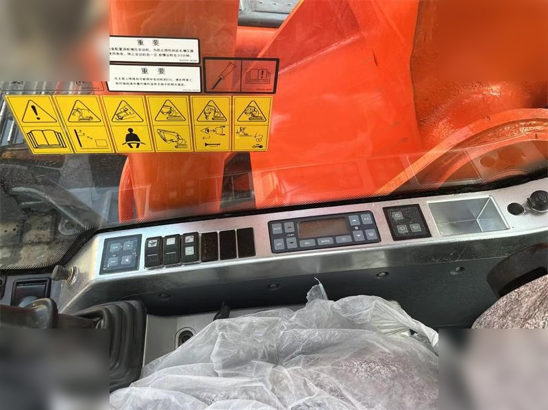 Гусеничный экскаватор DOOSAN DX300 LC-9C: фото 8