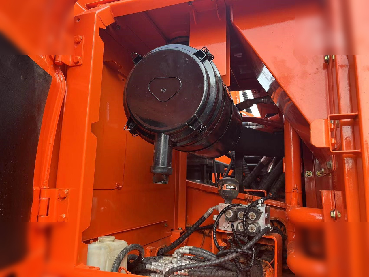 DOOSAN DX300 LC-9C - Гусеничный экскаватор: фото 4 DOOSAN DX300 LC-9C - Гусеничный экскаватор: фото 4