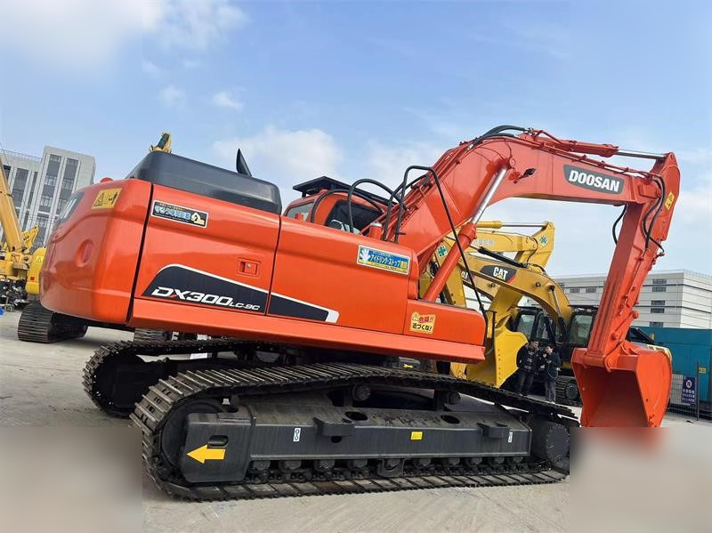 DOOSAN DX300 LC-9C - Гусеничный экскаватор: фото 1 DOOSAN DX300 LC-9C - Гусеничный экскаватор: фото 1