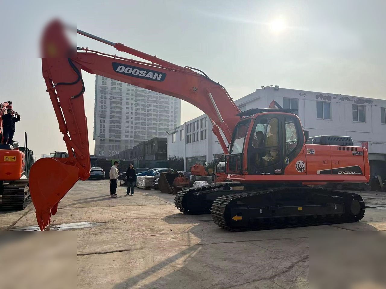 DOOSAN DX300 LC-9C - Гусеничный экскаватор: фото 1 DOOSAN DX300 LC-9C - Гусеничный экскаватор: фото 1