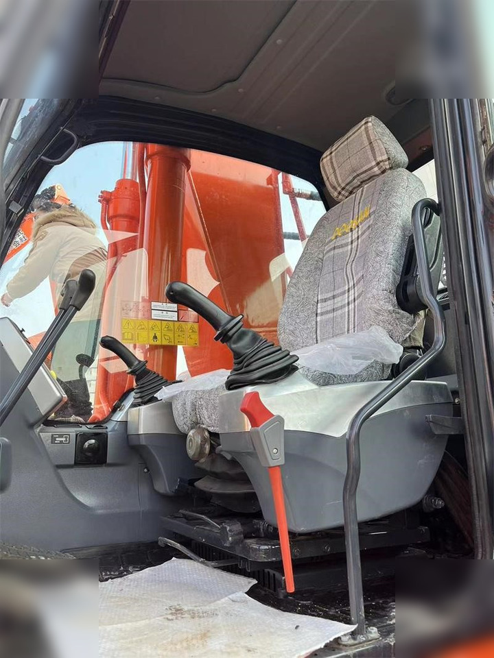Гусеничный экскаватор DOOSAN DX300 LC-9C: фото 7