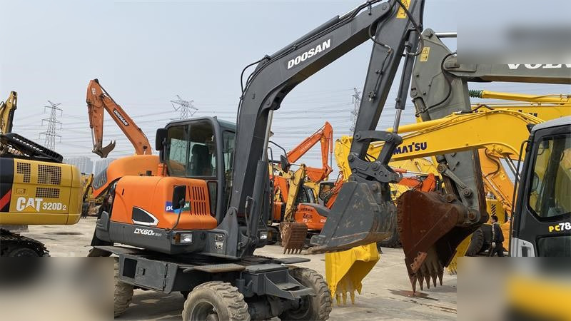 DOOSAN DX60W ECO - Колёсный экскаватор: фото 3 DOOSAN DX60W ECO - Колёсный экскаватор: фото 3