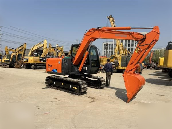 HITACHI ZX70 - Гусеничный экскаватор: фото 2 HITACHI ZX70 - Гусеничный экскаватор: фото 2