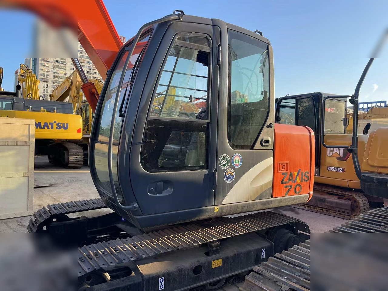 HITACHI ZX70 - Гусеничный экскаватор: фото 3 HITACHI ZX70 - Гусеничный экскаватор: фото 3