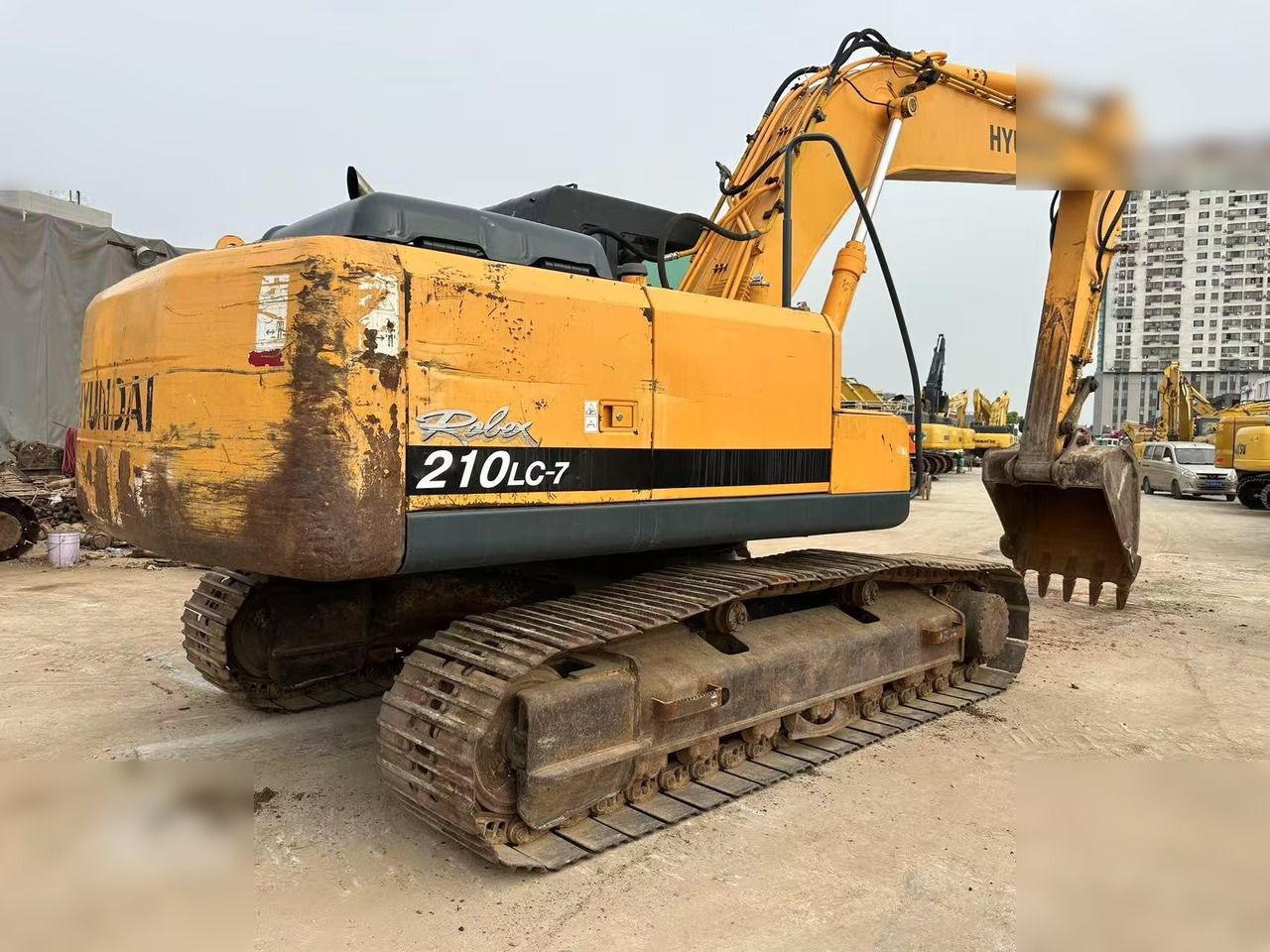 HYUNDAI ROBEX 210 LC-7 - Гусеничный экскаватор: фото 1 HYUNDAI ROBEX 210 LC-7 - Гусеничный экскаватор: фото 1