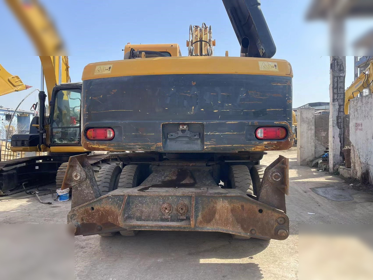 HYUNDAI ROBEX 210W-9 - Колёсный экскаватор: фото 3 HYUNDAI ROBEX 210W-9 - Колёсный экскаватор: фото 3