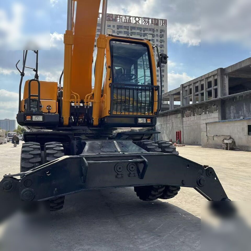 HYUNDAI ROBEX 210W-9 - Колёсный экскаватор: фото 3 HYUNDAI ROBEX 210W-9 - Колёсный экскаватор: фото 3