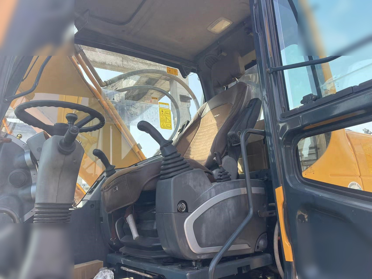 HYUNDAI ROBEX 210W-9 - Колёсный экскаватор: фото 5 HYUNDAI ROBEX 210W-9 - Колёсный экскаватор: фото 5