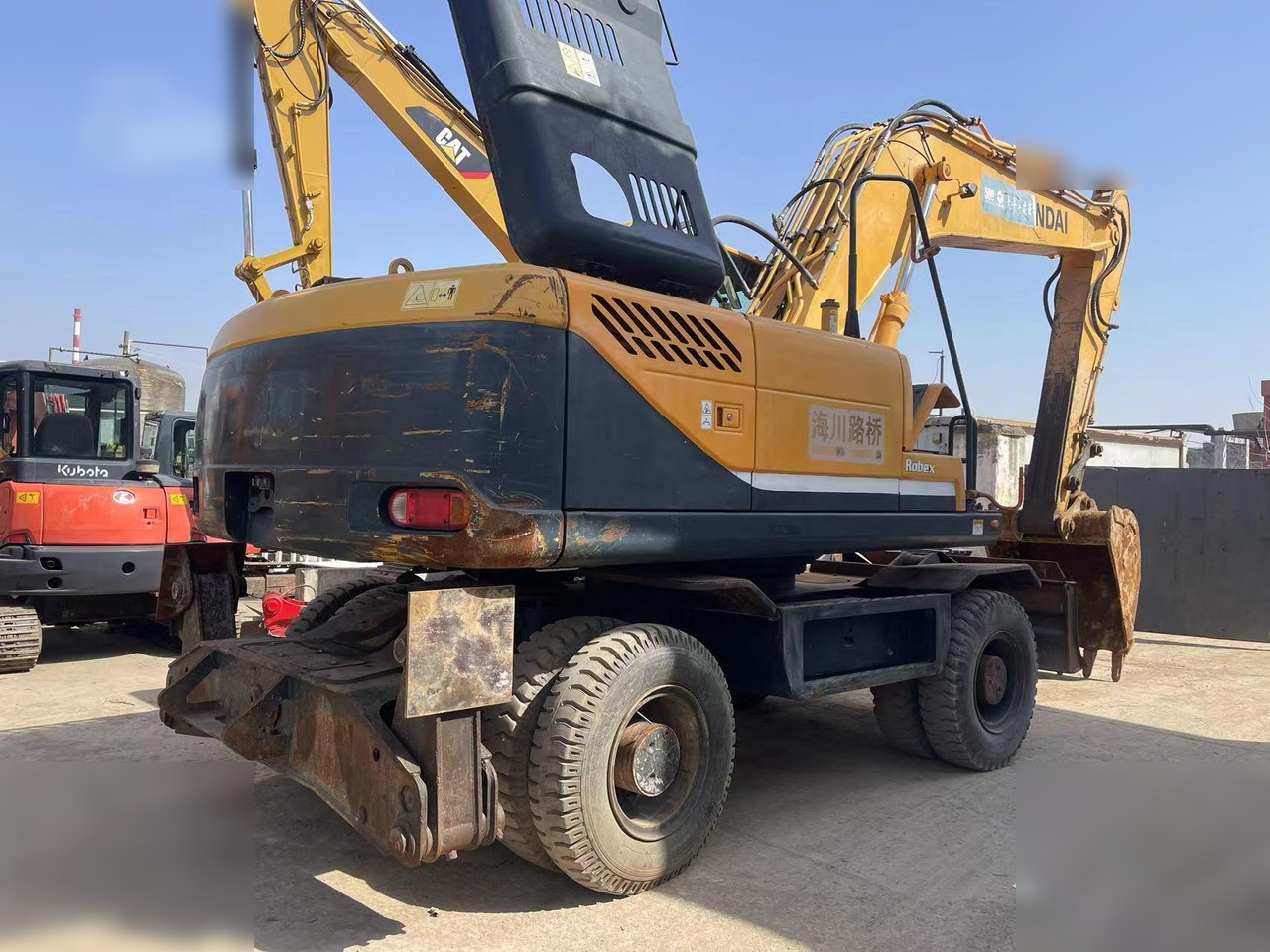 HYUNDAI ROBEX 210W-9 - Колёсный экскаватор: фото 3 HYUNDAI ROBEX 210W-9 - Колёсный экскаватор: фото 3