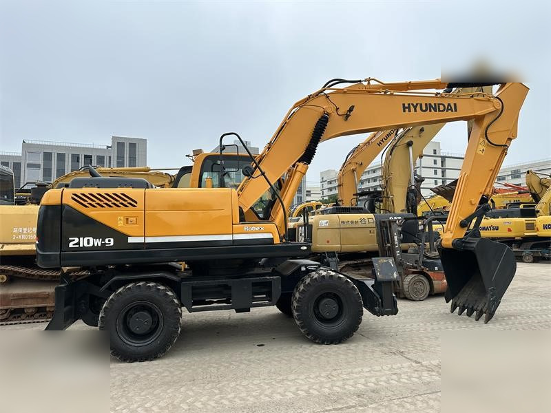 Колёсный экскаватор HYUNDAI ROBEX 210W-9: фото 1