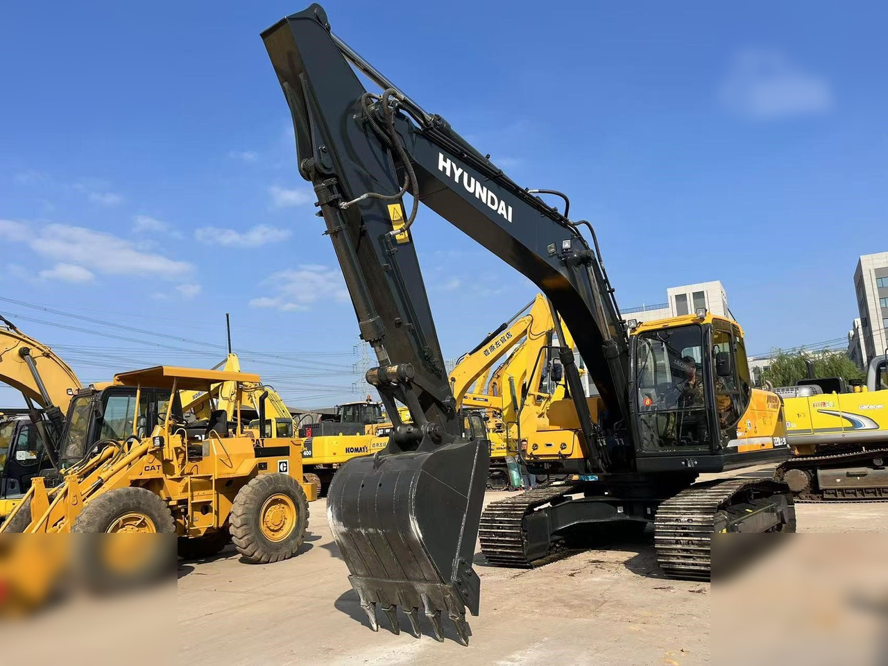 HYUNDAI ROBEX 220 LC-9S - Гусеничный экскаватор: фото 3 HYUNDAI ROBEX 220 LC-9S - Гусеничный экскаватор: фото 3
