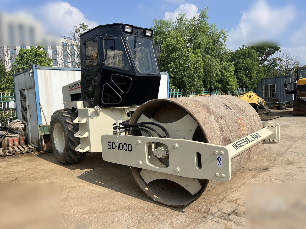 INGERSOLL-RAND SD100D - Каток: фото 2 INGERSOLL-RAND SD100D - Каток: фото 2