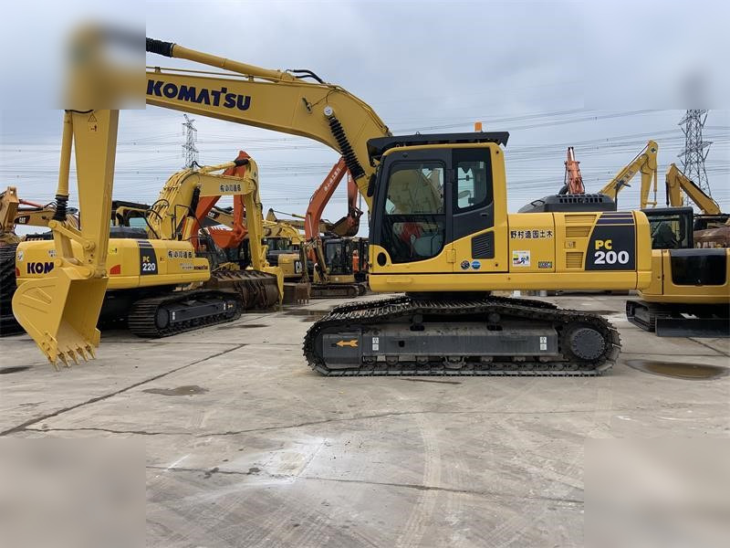 KOMATSU PC200-8 - Гусеничный экскаватор: фото 2 KOMATSU PC200-8 - Гусеничный экскаватор: фото 2