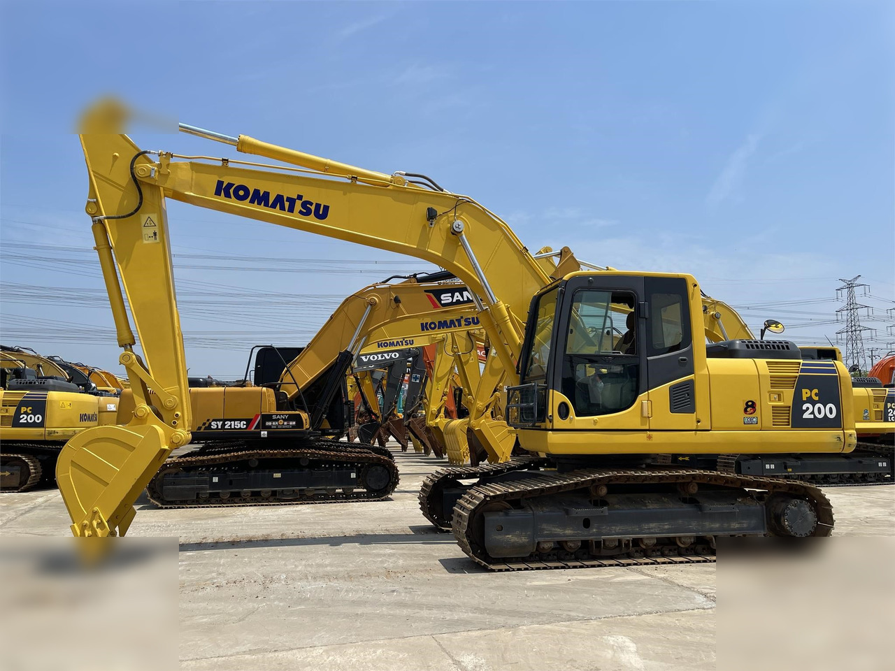 KOMATSU PC200-8 - Гусеничный экскаватор: фото 2 KOMATSU PC200-8 - Гусеничный экскаватор: фото 2