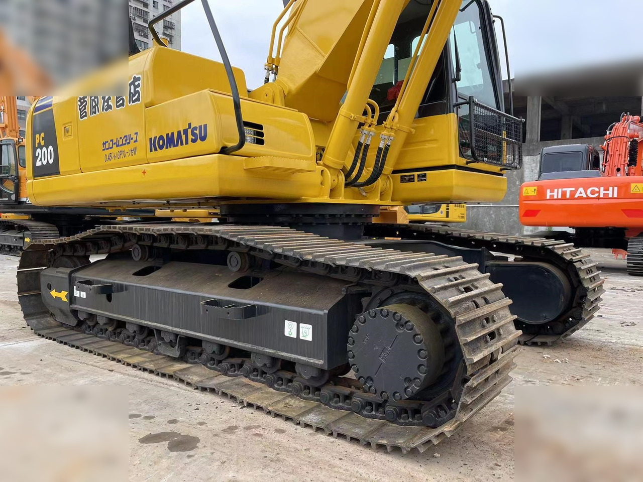 KOMATSU PC200-8N1 - Гусеничный экскаватор: фото 4 KOMATSU PC200-8N1 - Гусеничный экскаватор: фото 4