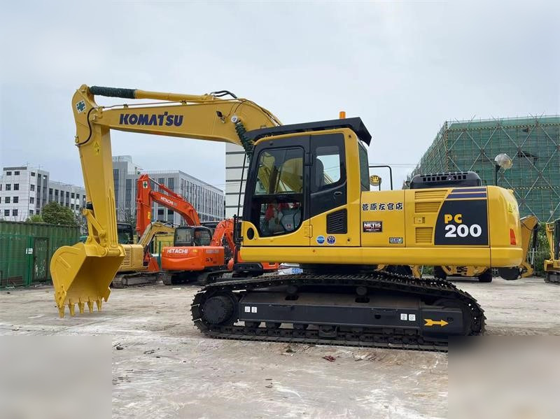 KOMATSU PC200-8N1 - Гусеничный экскаватор: фото 1 KOMATSU PC200-8N1 - Гусеничный экскаватор: фото 1