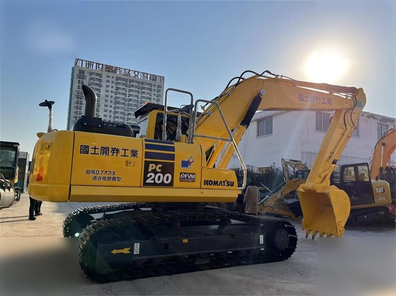 KOMATSU PC200-8N1 - Гусеничный экскаватор: фото 2 KOMATSU PC200-8N1 - Гусеничный экскаватор: фото 2