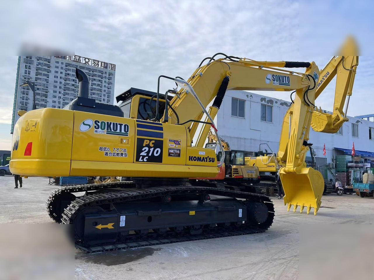 KOMATSU PC210 LC-8 - Гусеничный экскаватор: фото 3 KOMATSU PC210 LC-8 - Гусеничный экскаватор: фото 3