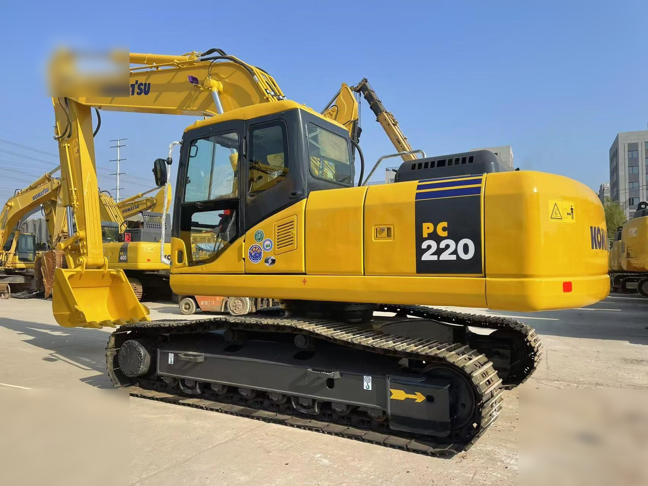KOMATSU PC220-7 - Гусеничный экскаватор: фото 4 KOMATSU PC220-7 - Гусеничный экскаватор: фото 4